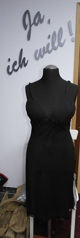 Ein sehr schönes schwarzes Kleid Gr.40 für 69€