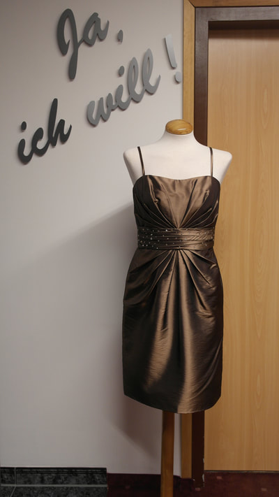 Kleid im Etui-Stil 79€